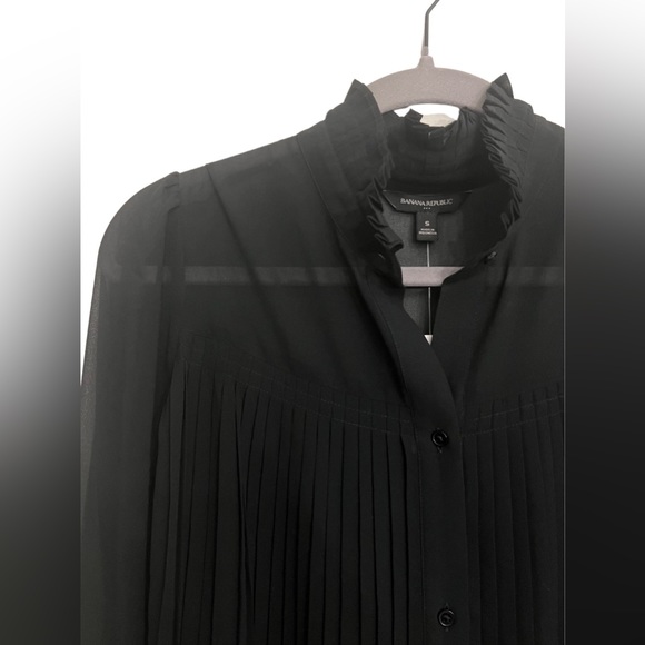 Banana Republic Pleated Blouse - Picture 2 of 12